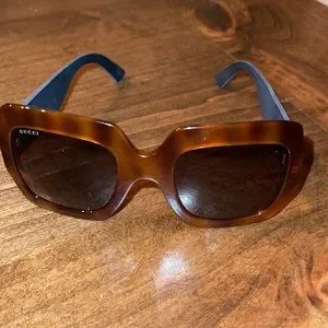 Gucci | Accessories | Gucci Oversized Sunglasses With Silver  display picture 2